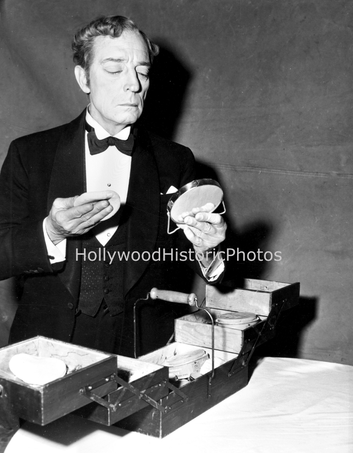 Buster Keaton Makeup 1939 MGM WM.jpg